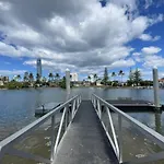 Riverside 3 Bedroom Sunny House In Surfers Paradise
