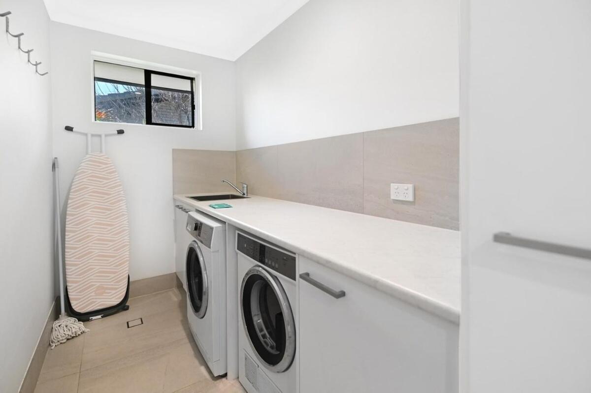 Riverside 3 Bedroom Sunny House In Surfers Paradise Holiday home